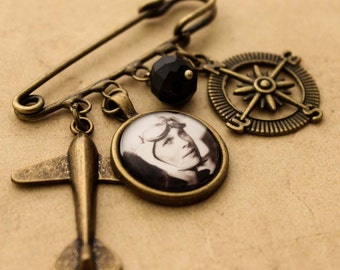 Amelia Earhart Brooch, Aviation, Plane Badge, Steampunk Brooch, Vintage Photograph, Medal, 30's, Aeroplane, Charm Jewellery, Feminist Brooch