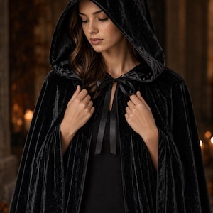 Samtumhang mit Kapuze für Erwachsene und Kinder – Gothic-Hexenumhang, mittelalterliches Vampir-Halloweenkostüm, Renaissance-Cosplay