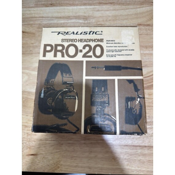 Vintage Realistic Pro-20 Classic Studio Headphones Still in Original Packaging