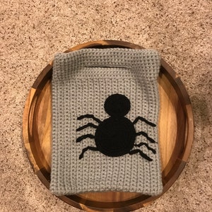 Light gray spider trick or treat bag