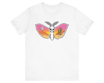 T-Shirt mit Wüstenmottenschädel | Südwestliche Sonnenuntergangsflügel, Kaktusillustration
