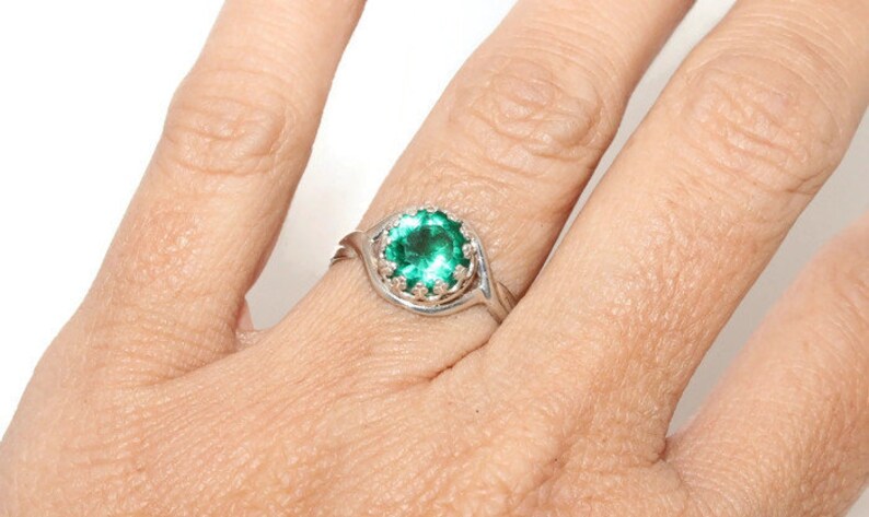 Emerald Ring Sterling Silver Crown Setting 8MM Gemstone