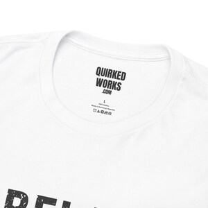 Entspann dich, es ist keine Massenüberwachung – T-Shirt mit witzigem, sarkastischem Protestmotiv: Vintage-USA-Karte, Anti-Flockkamera, ALPR-Datenschutz-Shirt Bild 2