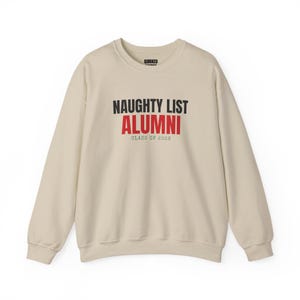Bluza z kapturem dla absolwentów Naughty List, świąteczny okrągły dekolt, prezent świąteczny dla niej lub dla niego, strój na imprezę świąteczną, rodzinne dopasowanie świąteczne zdjęcie 5