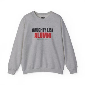 Bluza z kapturem dla absolwentów Naughty List, świąteczny okrągły dekolt, prezent świąteczny dla niej lub dla niego, strój na imprezę świąteczną, rodzinne dopasowanie świąteczne zdjęcie 7