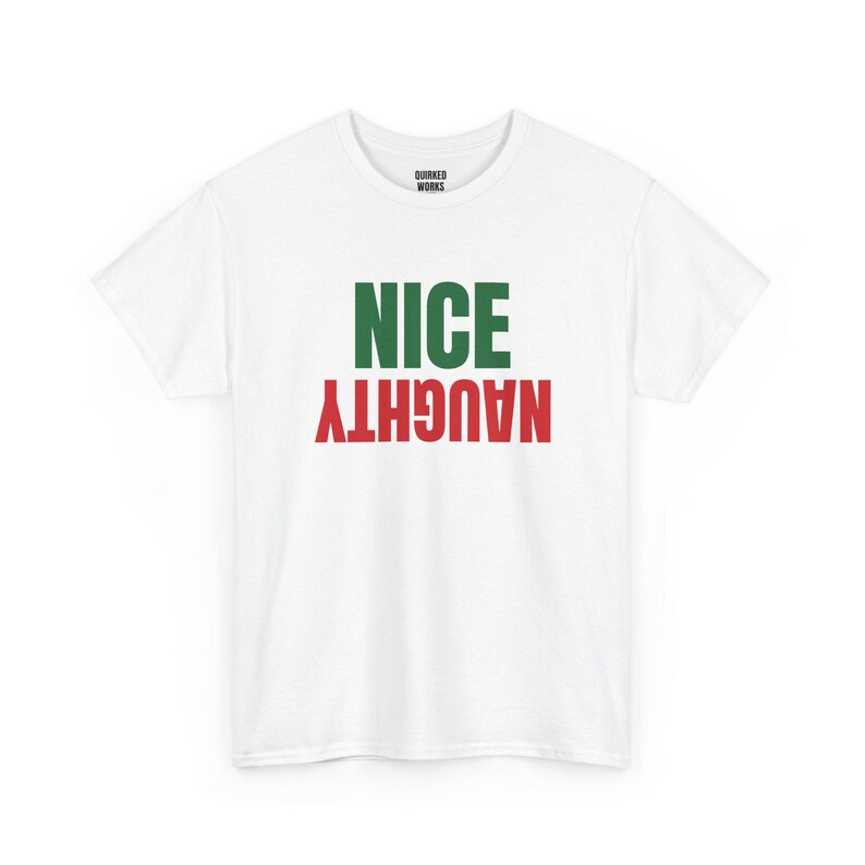 Leuk, ondeugend, ondersteboven shirt, grappig kerstshirt, kerstcadeau voor hem of haar, outfit voor een kerstfeest, bijpassende kerstoutfit voor het hele gezin afbeelding 2