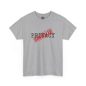 Camiseta "Privacidad Cancelada", Camiseta de Protesta con Sello Rojo: Antivigilancia, Cuarta Enmienda, Libertades Civiles, Camiseta con Mensaje Político Divertido imagen 6