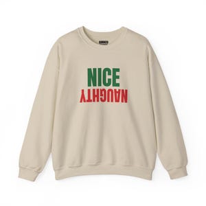 Leuke, ondeugende, ondersteboven trui, kersttrui, kerstcadeau voor hem of haar, kerstfeestoutfit, bijpassende kerstoutfit voor het hele gezin afbeelding 5