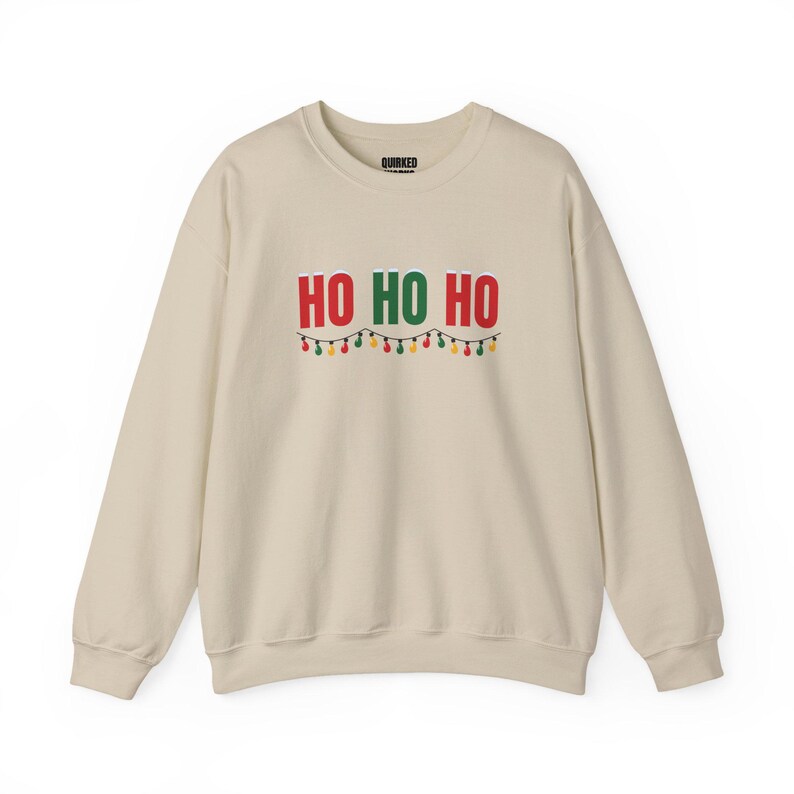 Sudadera Ho Ho Ho, Sudadera navideña de cuello redondo, Regalo navideño para ella o para él, Conjunto para fiesta de Navidad, Conjunto navideño familiar a juego imagen 5
