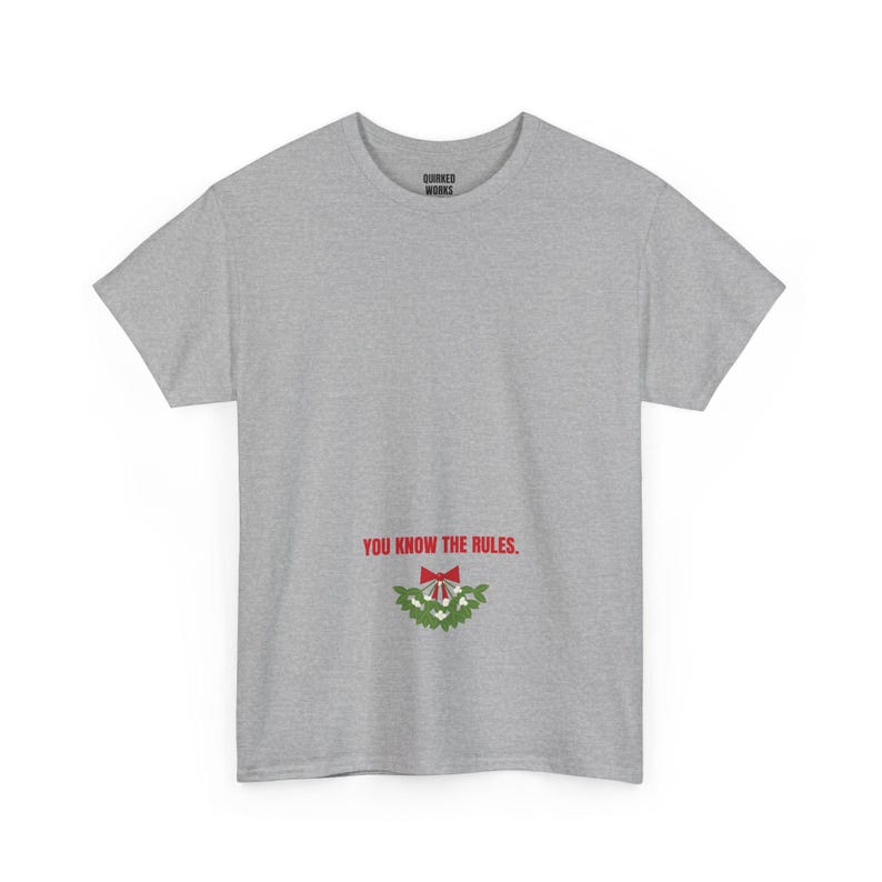 Je kent de regels! Mistletoe T-shirt, grappig kerstshirt, kerstcadeau voor hem of haar, outfit voor een kerstfeest, bijpassende kerstoutfit voor het hele gezin afbeelding 6