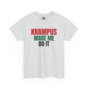 T-shirt « C’est Krampus qui m’a forcé », T-shirt de Noël humoristique, Cadeau de Noël pour elle ou lui, Tenue de fête de Noël, Ensemble assorti pour toute la famille image 4