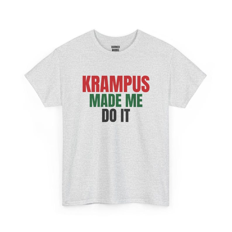 T-shirt « C’est Krampus qui m’a forcé », T-shirt de Noël humoristique, Cadeau de Noël pour elle ou lui, Tenue de fête de Noël, Ensemble assorti pour toute la famille image 4
