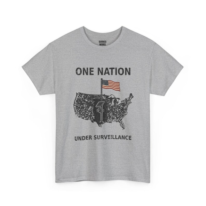 „Eine Nation unter Überwachung“-Shirt, Vintage-T-Shirt mit USA-Karte: Protest-Shirt gegen Überwachung, gegen Überwachungskameras, gegen automatische Kennzeichenerkennung und Datenschutz Bild 5