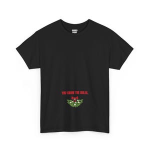 Je kent de regels! Mistletoe T-shirt, grappig kerstshirt, kerstcadeau voor hem of haar, outfit voor een kerstfeest, bijpassende kerstoutfit voor het hele gezin afbeelding 1