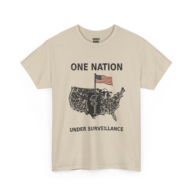 „Eine Nation unter Überwachung“-Shirt, Vintage-T-Shirt mit USA-Karte: Protest-Shirt gegen Überwachung, gegen Überwachungskameras, gegen automatische Kennzeichenerkennung und Datenschutz Bild 4