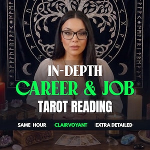 Puede incluir: Una persona con cabello largo oscuro y gafas ante un tapiz negro con un diseño de árbol blanco. Texto: IN-DEPTH CAREER & JOB TAROT READING, SAME HOUR, CLAIRVOYANT, EXTRA DETAILED. Cartas de tarot sobre una mesa de madera con velas.
