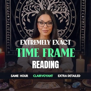 Puede incluir: Una persona con cabello largo oscuro y gafas frente a un tapiz negro con un árbol blanco y runas. Texto: EXTREMELY EXACT TIME FRAME READING, SAME HOUR, CLAIRVOYANT, EXTRA DETAILED. Velas, cristales y cartas de tarot están presentes.