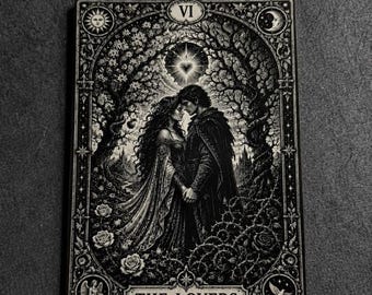 De Geliefden Tarot Muurdecoratie | Gegraveerde Aluminium Tarot Decoratie | Gotische Heksen Muurdecoratie | 5x7 Tarot Cadeau