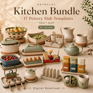 Op de afbeelding: Een digitale downloadbundel getiteld POTNCLAY Kitchen Bundle 17 Pottery Slab Templates A4 + US Letter met diverse keramische keukenartikelen, waaronder kommen, een botervloot, een theepot, mokken en kruidenpotjes.
