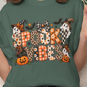 Camiseta de Halloween con ambiente espeluznante, camiseta de patchwork con fantasmas y calabazas, colores cómodos.