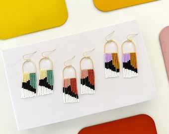 Pendientes de cuentas de semillas hechos a mano por Modish / Boho / Modern