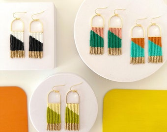 Pendientes de cuentas de semillas hechos a mano por Modish / Moderno / Boho / Bloque de color