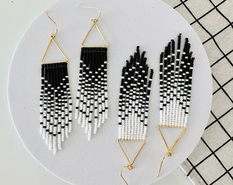 Pendientes de cuentas hechos a mano por Modish / Modernos / Blanco y negro