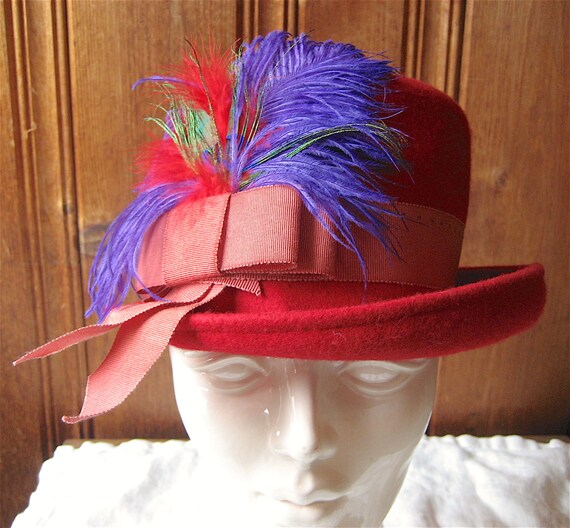 Red Wool Felt Hat with Feather - Vintage Ladies' Hat by Glenover for Sears - Formal Costume Hat with Fascinator Decoration - 21.5\
