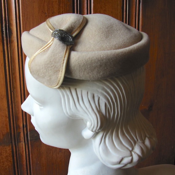 White Wool Formal Hat - Vintage Ladies' Evening C… - image 1