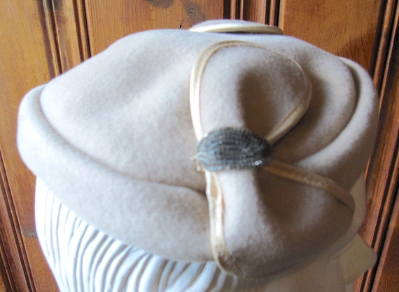 White Wool Formal Hat - Vintage Ladies' Evening C… - image 4