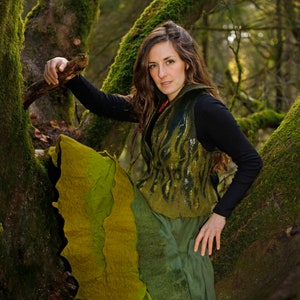 Top de hada tribal hecho a mano para mujer, chaleco de fieltro verde helecho, chaleco de duendecillo, disfraz de bosque, ropa hippie a medida, chaleco de elfo