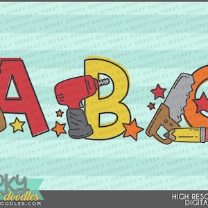 Puede incluir: Un conjunto de tres letras del alfabeto de colores, A, B y C, con un martillo, un taladro y una sierra, y un lápiz. Las letras son rojas, amarillas y naranjas, y las herramientas son negras, grises y marrones. El fondo es azul claro con un patrón de puntos blancos.