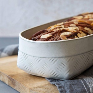 Pottery Baking Dish, White Oval Stoneware Dish, English Cake Dish, Modern Baking Pan, Ceramic Bread Baking Dish image 4