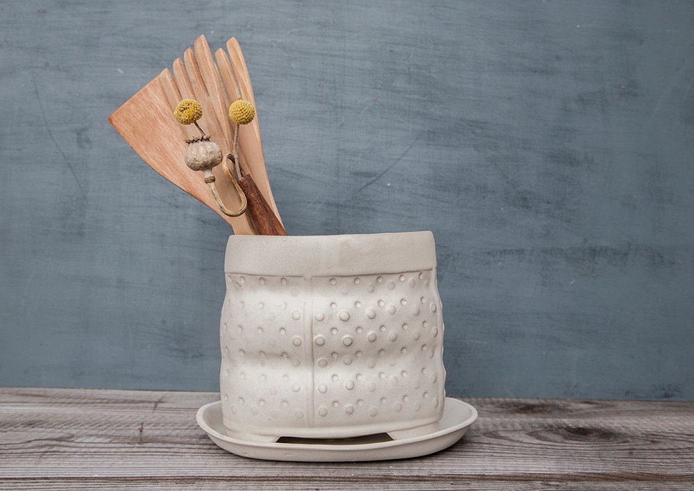 Coastal White Crab Kitchen Utensil Holder Milk Glaze Terracotta Embossed  Ceramic 