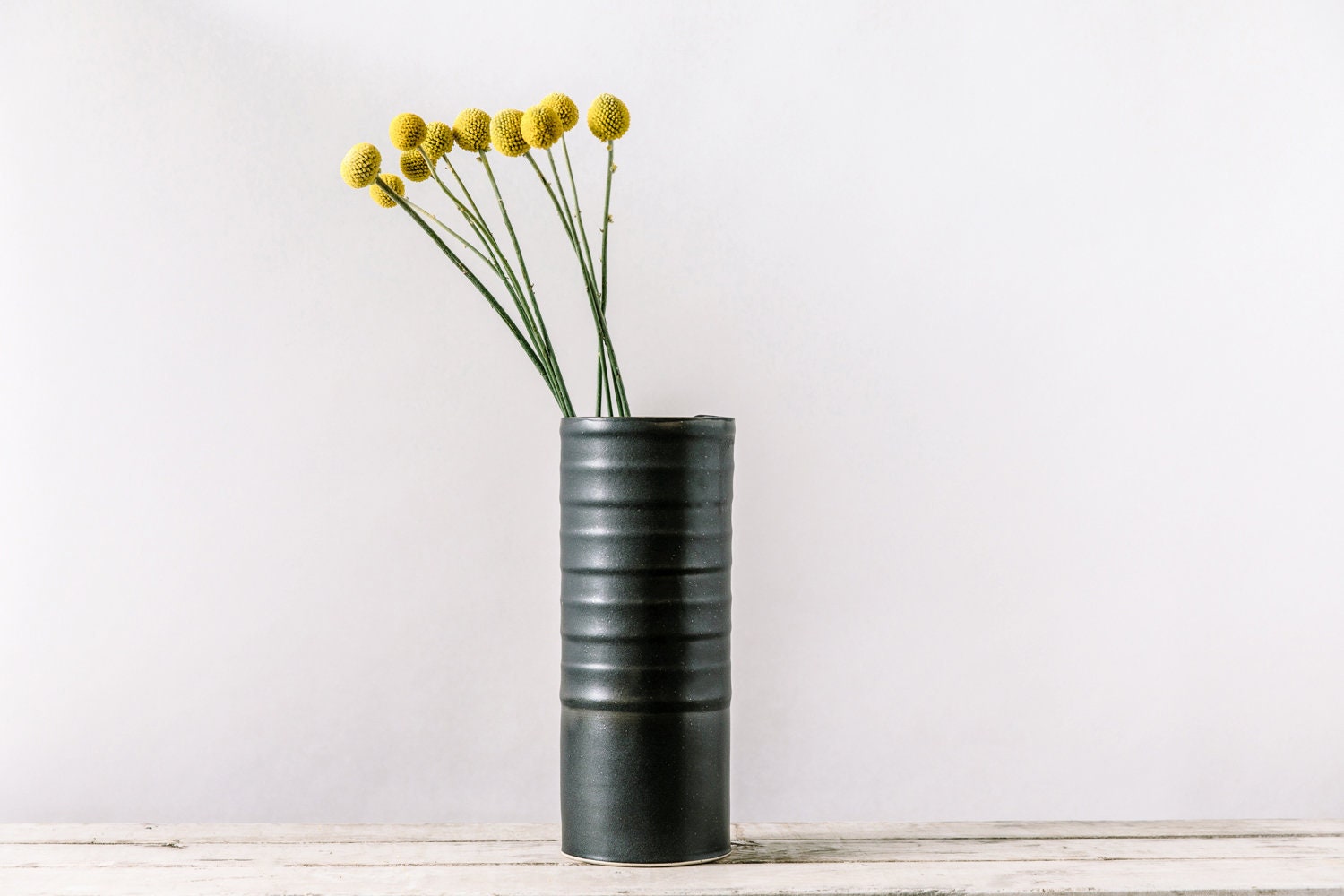 Vase à Fleurs en Céramique Haute Noire, Vase Décoratif Moderne, de Poterie Noir Fait Main - Prêt à E
