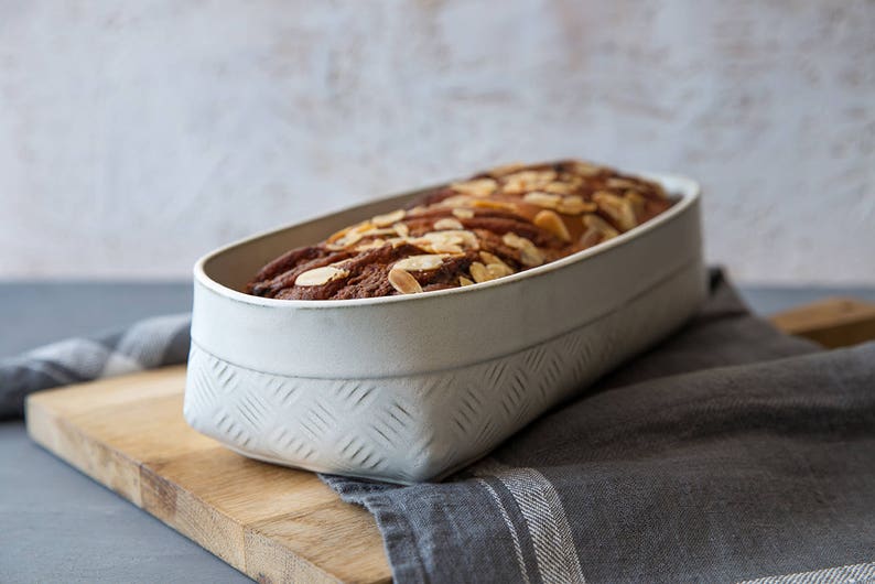 Pottery Baking Dish, White Oval Stoneware Dish, English Cake Dish, Modern Baking Pan, Ceramic Bread Baking Dish zdjęcie 3