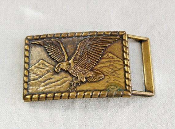 Vintage brass belt buckle…flying eagle buckle… - image 1