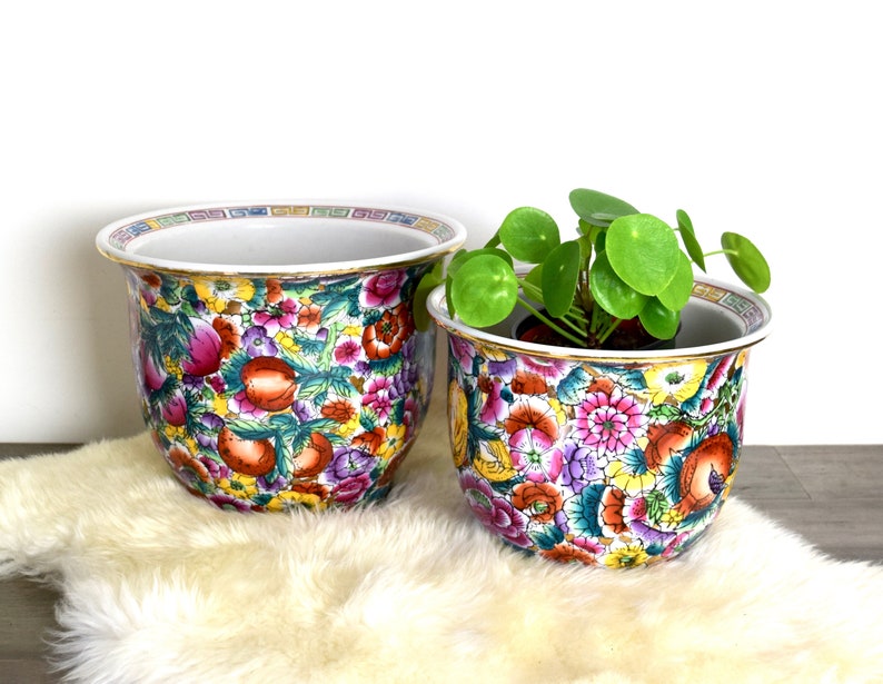 Vintage Asian planters\u2026beautiful pair of floral planters...ceramic planters...gold accents...Chinoiserie planters...