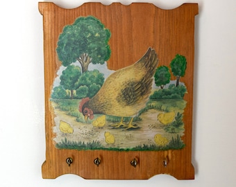 Gancho de pared vintage... porta llaves... porta llaves de pollo... decoración de la casa de campo... cocina de la casa de campo.
