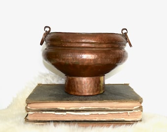 Cuenco o jardinera de cobre Vintage Arts and Crafts... cuenco de pedestal de cobre artesano martillado a mano... Estilo misión.