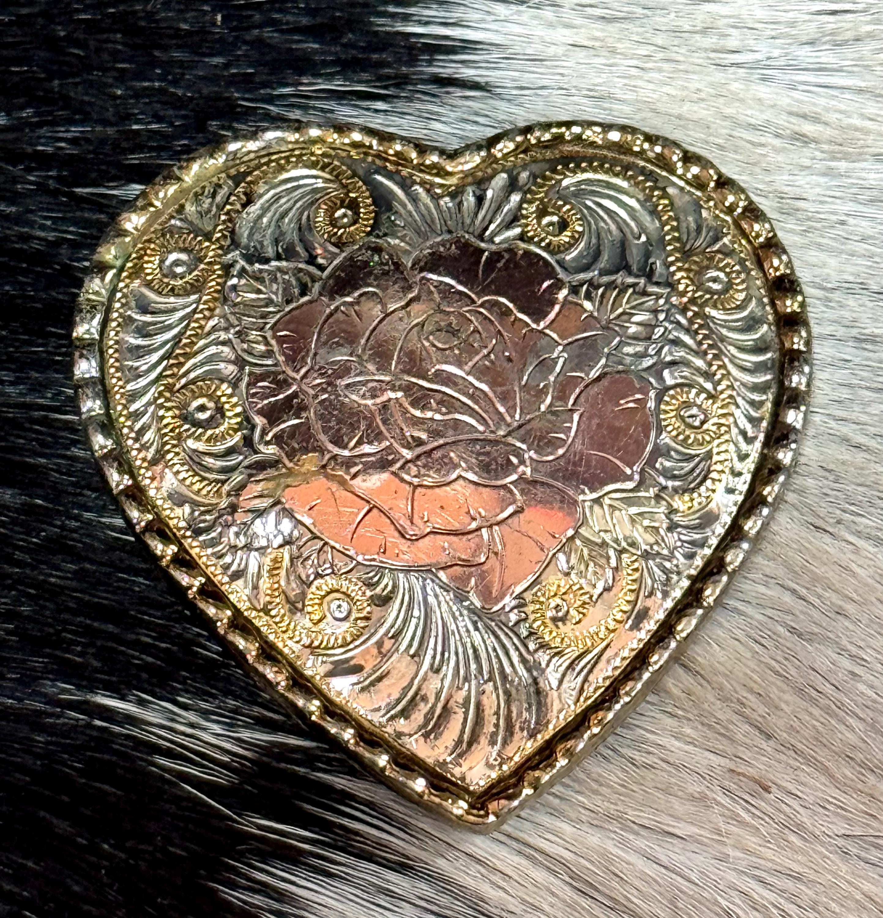 VINTAGE GF SILVER HEART SHAPED RAINBOW GLASS STONE 3.5\