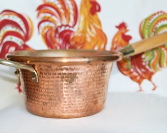 Vintage copper pan...hammered copper pan with long wood handle.