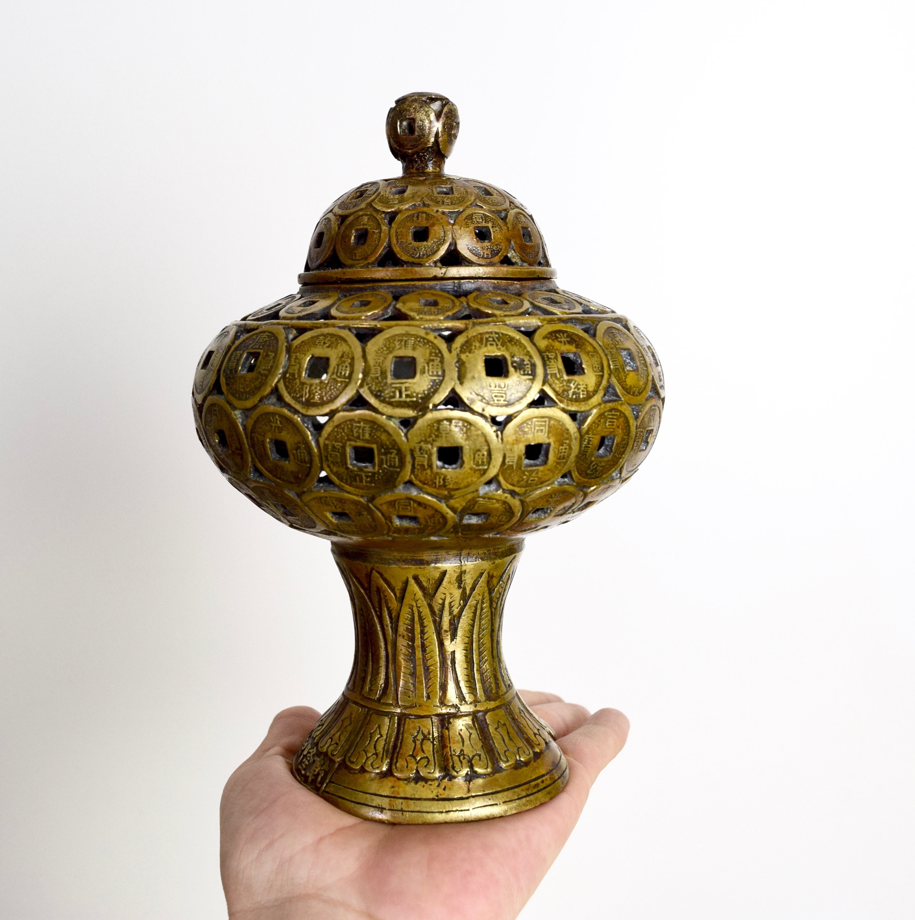 How To Burn Incense For Luck And Money Luck money and Succes Incense