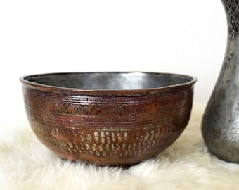 Vintage etched copper bowl…Middle Eastern engraved copper bowl...handmade copper bowl...hand forged...4" x almost 8".