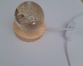 Glitterende harsbol nachtlampje met houten voet en USB-led | Magische bal nachtlampje, decoratie voor kinderkamer, origineel cadeau