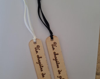 Personalized Engraved Wooden Bookmark – Quote "One more chapter…" or Custom Text – Gift for Book Lovers – Black/White Cord