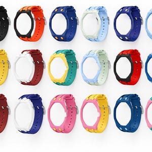 Puede incluir: Una colección de dieciocho correas de reloj de silicona con fundas protectoras dispuestas en una cuadrícula. Cada conjunto presenta una combinación de colores distinta, incluyendo tonos sólidos como negro, rojo, azul, amarillo y rosa.