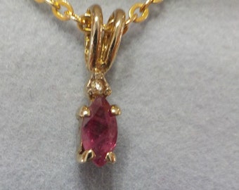 Vintage Gorgeous Pink Topaz Pendant Necklace (575)