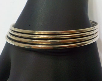 Four Vintage Identical Silver Tone Bangle Bracelets (3433) Metal