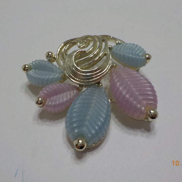 Vintage Marboux Thermoset Leaf Brooch (6169)